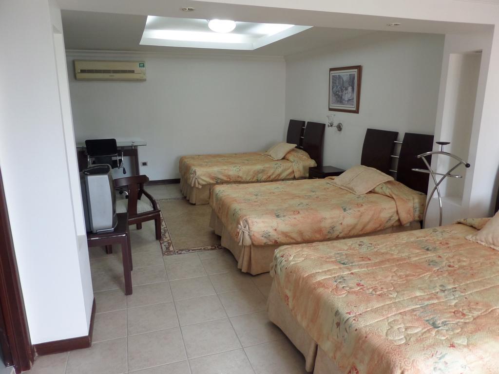 Plaza Americas Hotel 4*